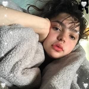 Meet your Posher, Esmeralda